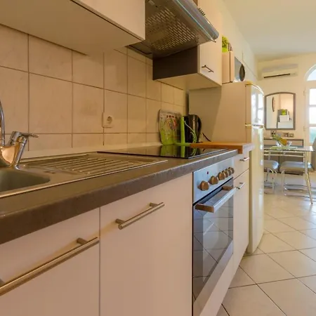 One-bedroom In 48 *