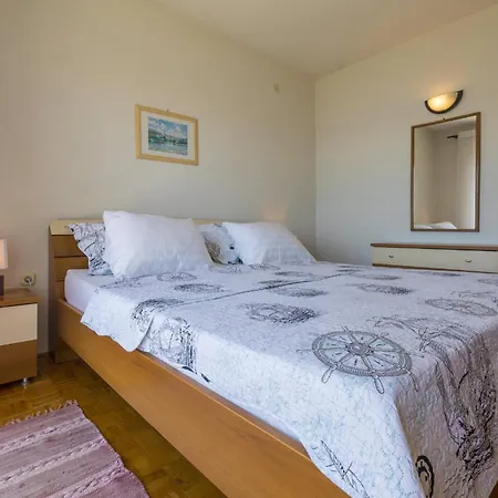 One-bedroom In 48