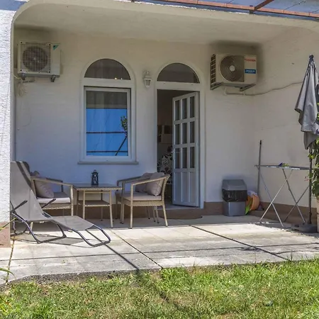 One-bedroom In 48 *