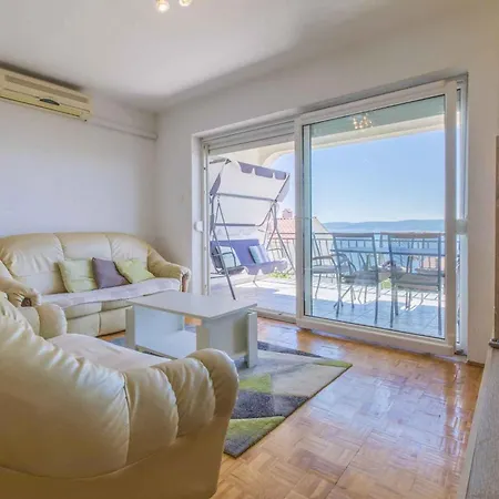 One-bedroom In 48 Apartment *