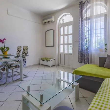One-bedroom In 48 * Crikvenica