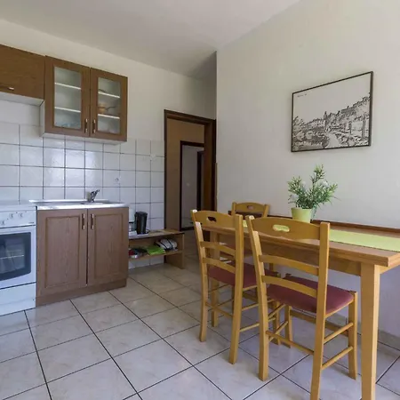 One-bedroom In 48